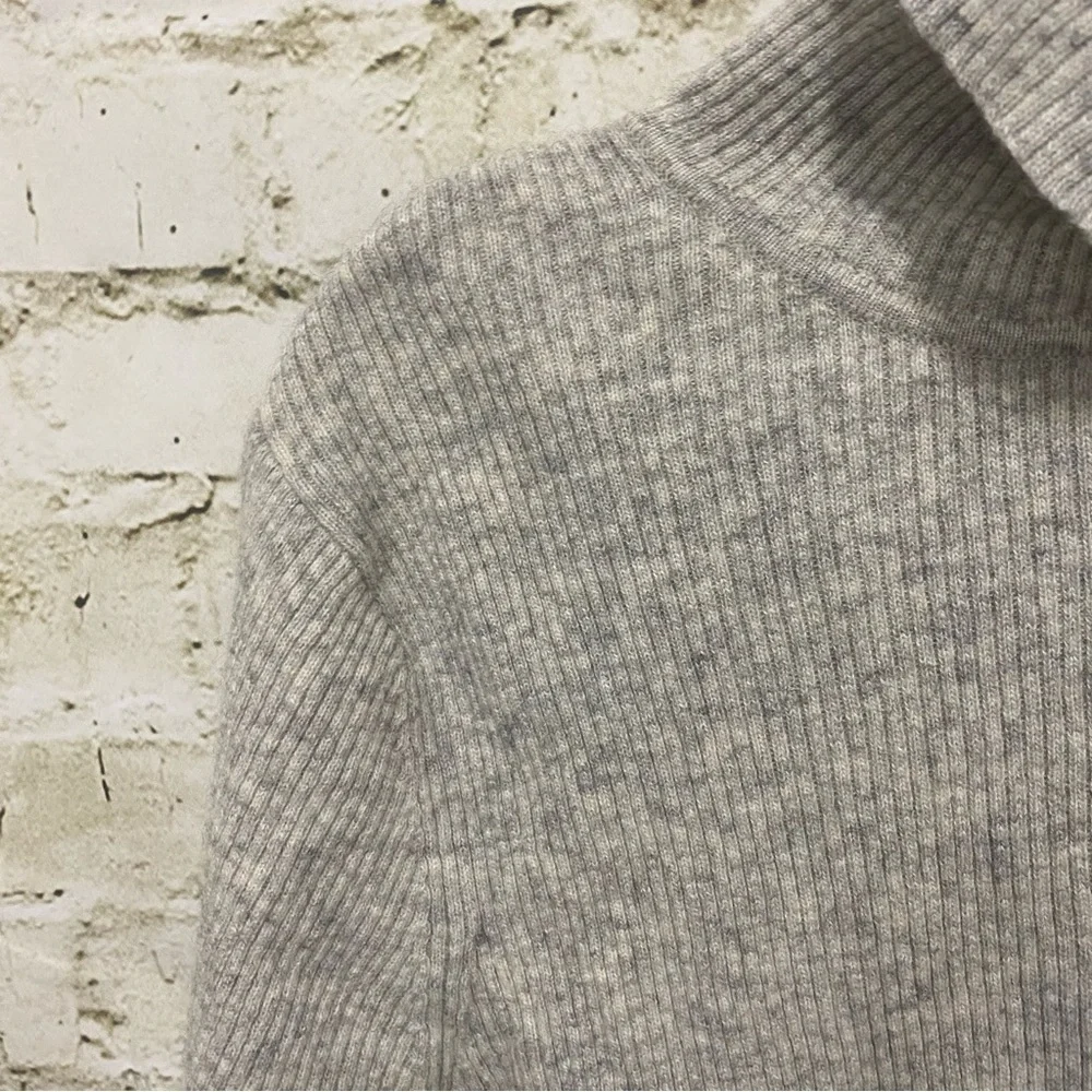 Vintage Abercrombie & Fitch Beige Wool Blend Turtleneck Sweater